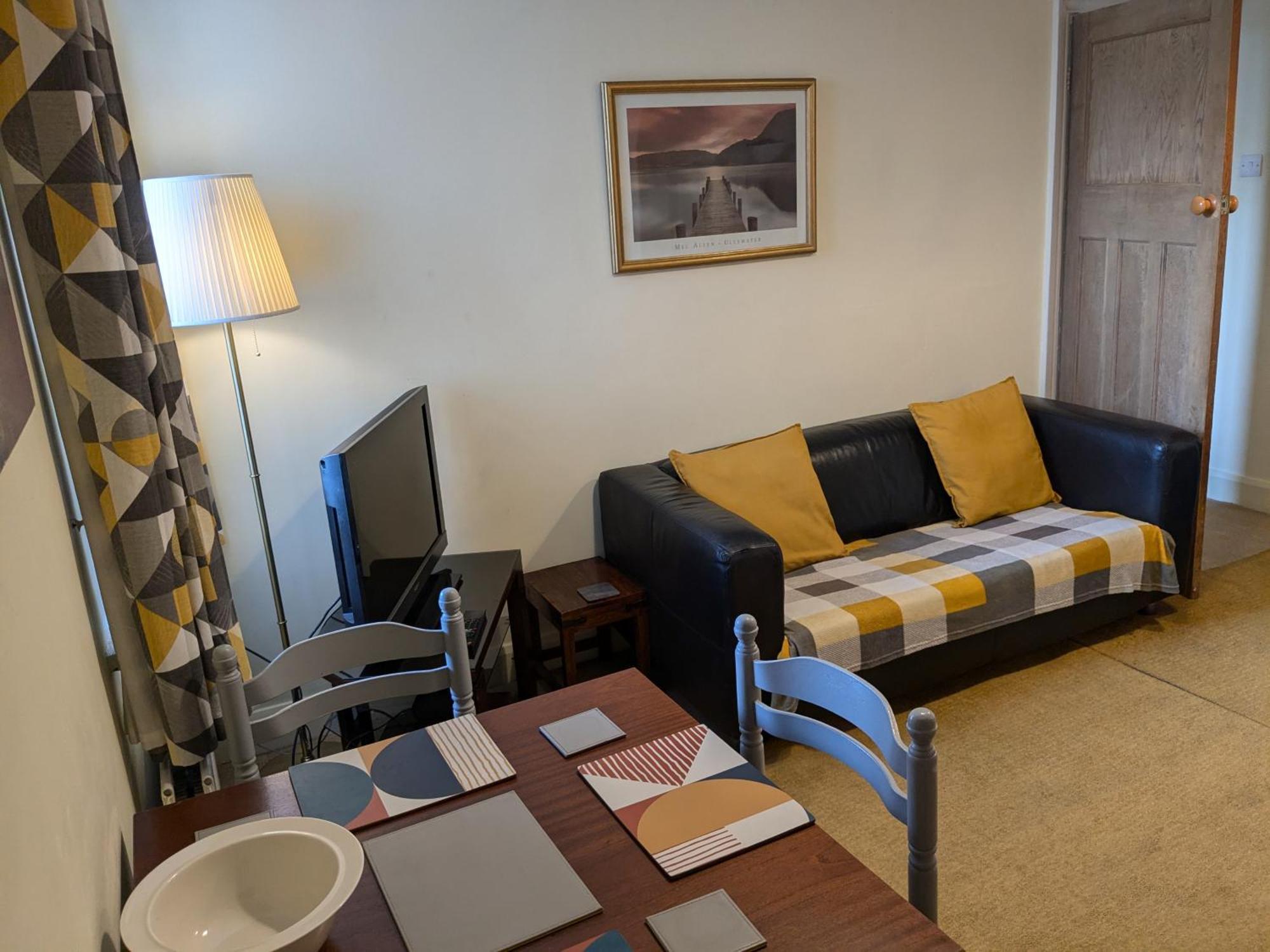 Apartment With Outside Patio And Car Space Durham Esterno foto