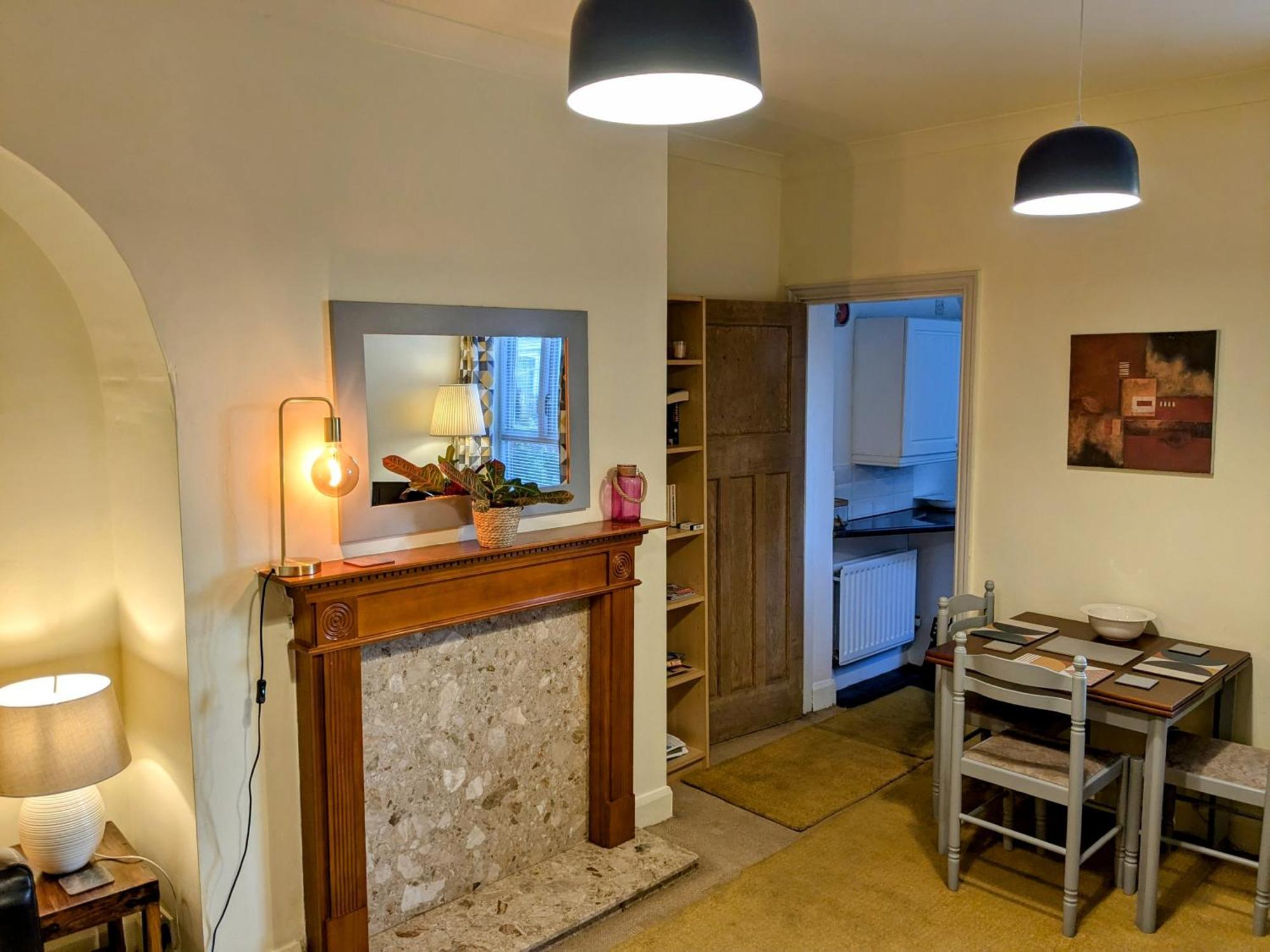 Apartment With Outside Patio And Car Space Durham Esterno foto